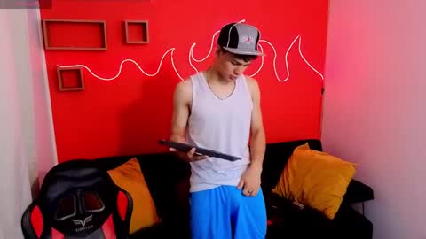 Snapshot of eros_steel chatting on June 3, 3:53 am Eros online show from June 3, 3:53 am