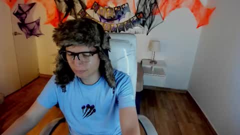 Camilo online show from October 18, 4:04 am