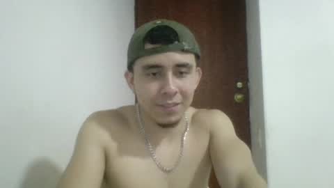 Snapshot of eross_santy chatting on June 18, 3:51 am Eross online show from June 18, 3:51 am