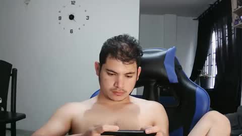 Snapshot of erosstorm chatting on February 26, 8:19 pm ErosStorm online show from February 26, 8:19 pm