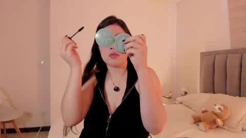 Karen online show from May 26, 8:05 pm