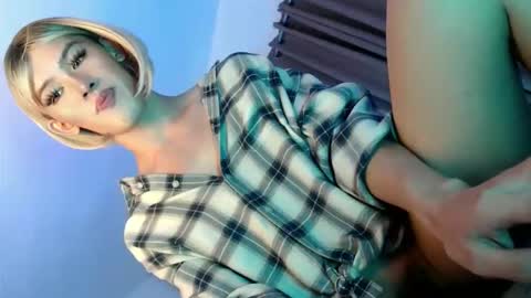 Snapshot of erotic_empress18 chatting on June 1, 6:59 am erotic_empress18 online show from June 1, 6:59 am