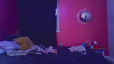 Snapshot of erotica_angel chatting on November 30, 12:25 am Nikki Erotica online show from November 30, 12:25 am