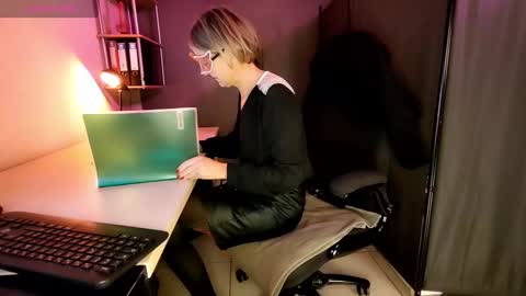 Eva online show from November 22, 10:36 am