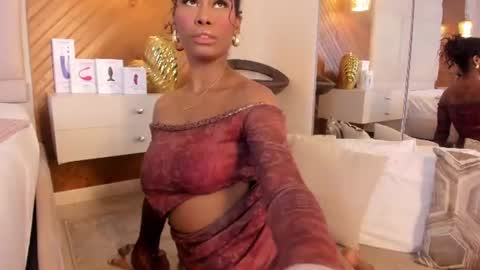 Snapshot of eroticalana_ chatting on June 17, 12:13 am Alana online show from June 17, 12:13 am