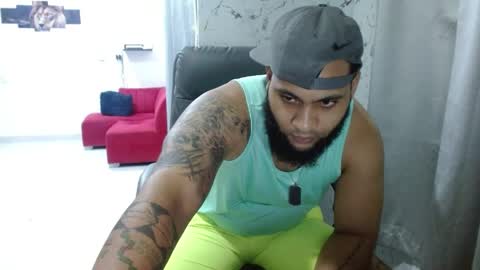 Snapshot of eroticoblack chatting on June 6, 5:01 am Eroticoblack online show from June 6, 5:01 am