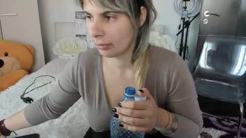 eroticsensualkitty4u online show from November 24, 9:53 am