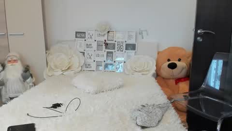 eroticsensualkitty4u online show from February 6, 8:07 am