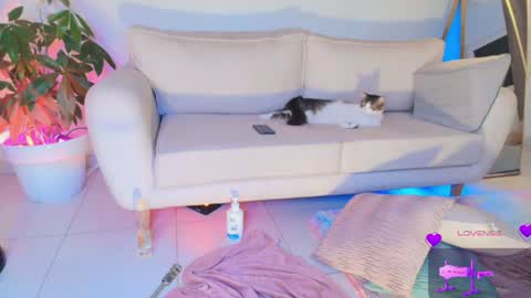 Snapshot of erotik_lady chatting on June 29, 10:15 am TINY online show from June 29, 10:15 am