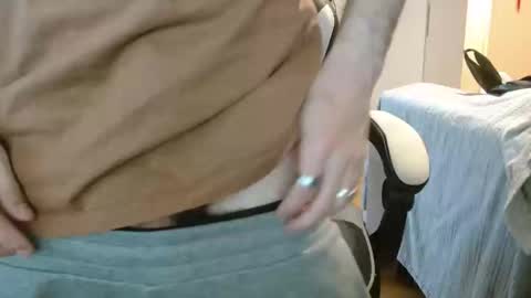 Snapshot of erzzoofr chatting on November 9, 11:08 am Erzzoo online show from November 9, 11:08 am