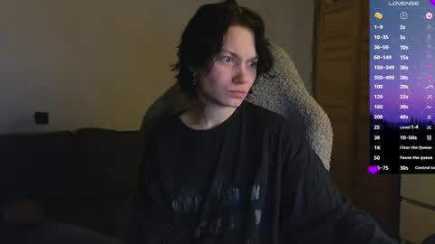 esajukyy online show from March 15, 3:29 pm