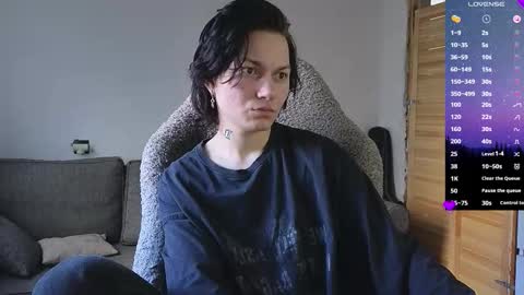 esajukyy online show from March 17, 9:01 am