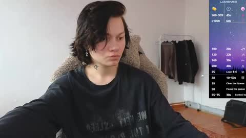 esajukyy online show from April 28, 1:26 am