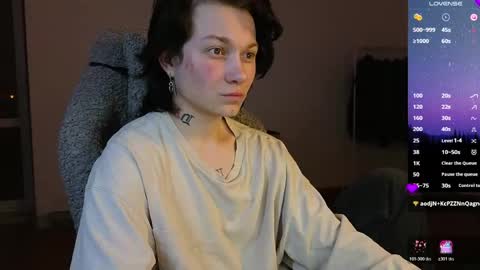 esajukyy online show from April 29, 5:30 pm