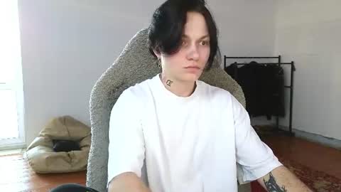 esajukyy online show from July 1, 11:56 am