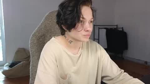 esajukyy online show from July 26, 1:18 pm