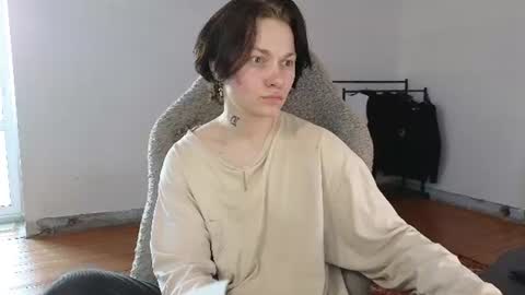 esajukyy online show from August 7, 9:22 am