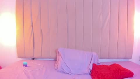 Snapshot of escar_let chatting on June 22, 12:56 am Scarlett online show from June 22, 12:56 am