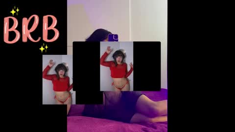 Snapshot of escarlett_wii chatting on February 4, 12:00 pm SCARLETT online show from February 4, 12:00 pm