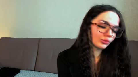 Snapshot of esenya_mur chatting on November 9, 6:23 am Esenya online show from November 9, 6:23 am