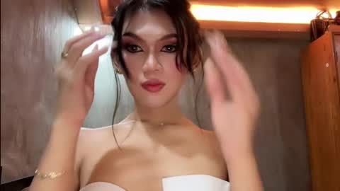 Chelliane online show from February 19, 7:10 pm