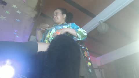 Eskela911 online show from December 6, 2:02 am