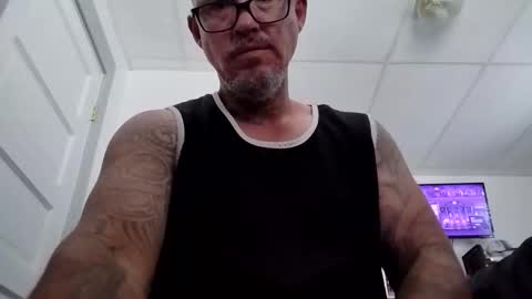 eskewrichard0437131 online show from April 12, 7:08 pm