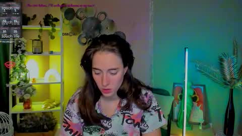 Snapshot of esma_shine chatting on October 8, 1:58 am esma_shine online show from October 8, 1:58 am