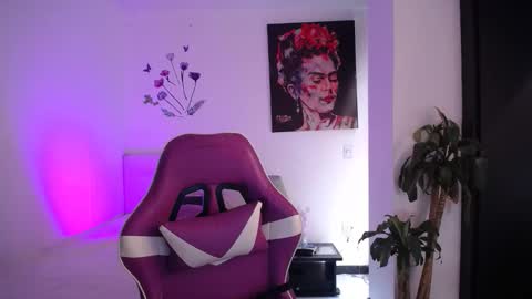 Esmeralda online show from March 15, 6:58 pm