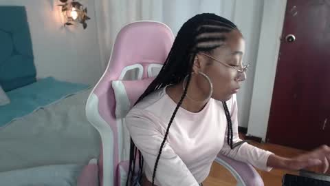 esmeralda_bk online show from January 22, 6:52 pm