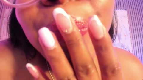 Snapshot of esmeralda_duarte chatting on February 3, 12:14 pm esmeralda online show from February 3, 12:14 pm