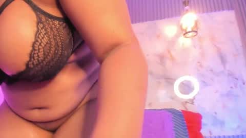 Snapshot of esmeralda_duarte chatting on February 13, 12:11 pm esmeralda online show from February 13, 12:11 pm
