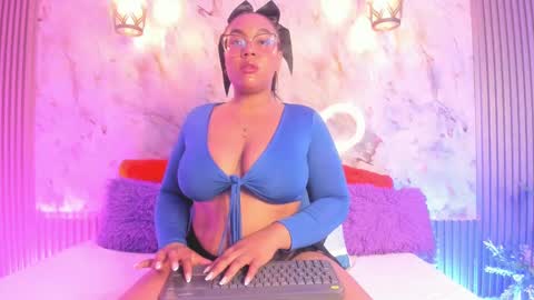 Snapshot of esmeralda_duarte chatting on March 4, 9:29 am esmeralda online show from March 4, 9:29 am