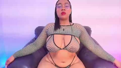 Snapshot of esmeralda_duarte chatting on September 25, 9:35 am esmeralda online show from September 25, 9:35 am