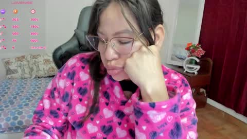 Snapshot of esmeralda_milf1 chatting on September 18, 3:03 pm esme online show from September 18, 3:03 pm