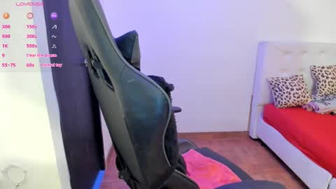 esme online show from November 11, 6:41 pm