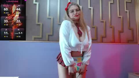 Snapshot of esmeralda_oikos chatting on May 27, 3:03 am Esmeralda .INDEPENDENT MODEL online Monday to Saturday 3 pm Chicago online show from May 27, 3:03 am