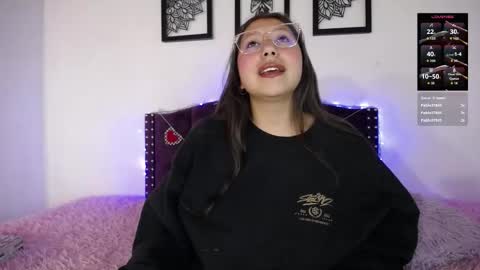 Esmeralda online show from February 7, 12:20 pm