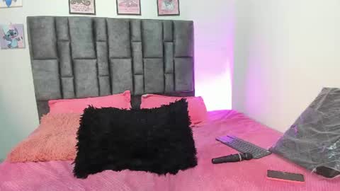Snapshot of esmeraldaa_sc chatting on June 10, 11:42 am Perla online show from June 10, 11:42 am