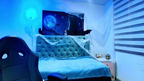 Snapshot of esmeraldachantre chatting on November 5, 11:32 am Esmeralda online show from November 5, 11:32 am