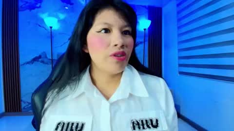 Snapshot of esmeraldachantre chatting on November 25, 11:32 am Esmeralda online show from November 25, 11:32 am