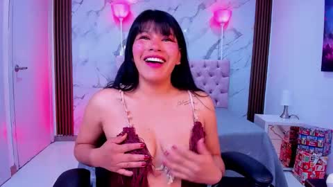 Snapshot of esmeraldachantre chatting on December 20, 11:50 am Esmeralda online show from December 20, 11:50 am