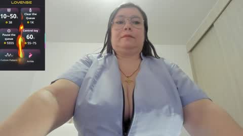 Snapshot of esmeraldo_mfc chatting on May 5, 9:56 pm Esmeralda online show from May 5, 9:56 pm