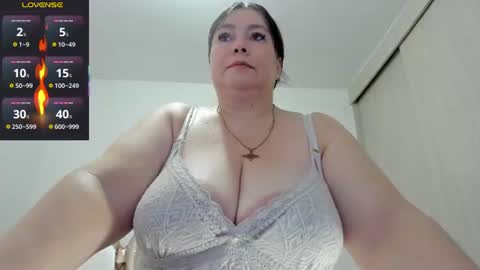 Snapshot of esmeraldo_mfc chatting on July 18, 9:29 pm Esmeralda online show from July 18, 9:29 pm