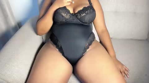 Snapshot of esmeray_ chatting on January 10, 12:12 am Esme online show from January 10, 12:12 am