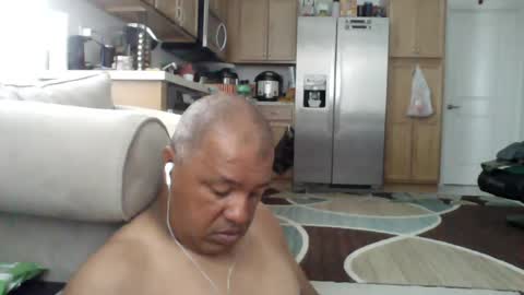 Snapshot of esojph15 chatting on July 12, 1:13 pm esojph15 online show from July 12, 1:13 pm