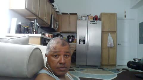 Snapshot of esojph15 chatting on July 26, 1:40 pm esojph15 online show from July 26, 1:40 pm
