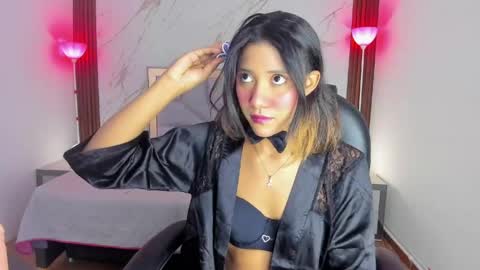 Snapshot of esperanzamora chatting on April 25, 12:41 pm esperanzamora online show from April 25, 12:41 pm