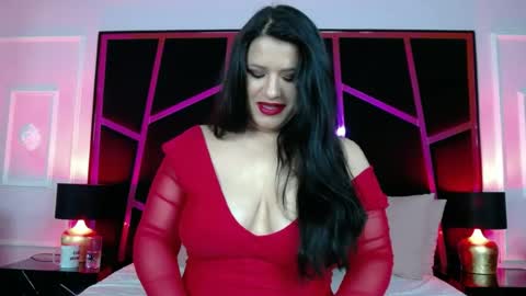 Snapshot of essena_monroe chatting on July 12, 6:59 am Mary online show from July 12, 6:59 am