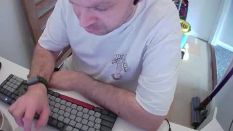 Snapshot of essex_wild chatting on November 9, 1:09 pm Morph online show from November 9, 1:09 pm